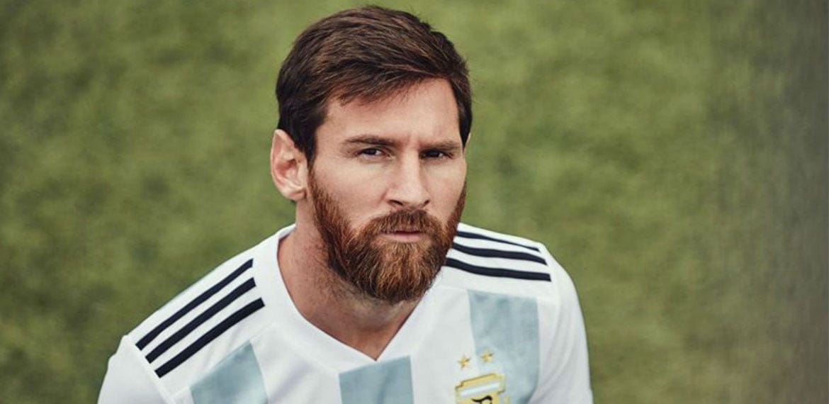 أريد أن أصبح نجم كرة القدم مثل ميسي