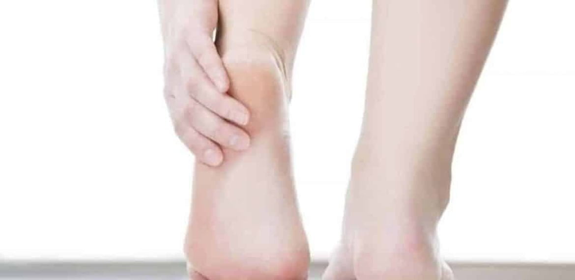 تشقق القدم والعلاج المناسب