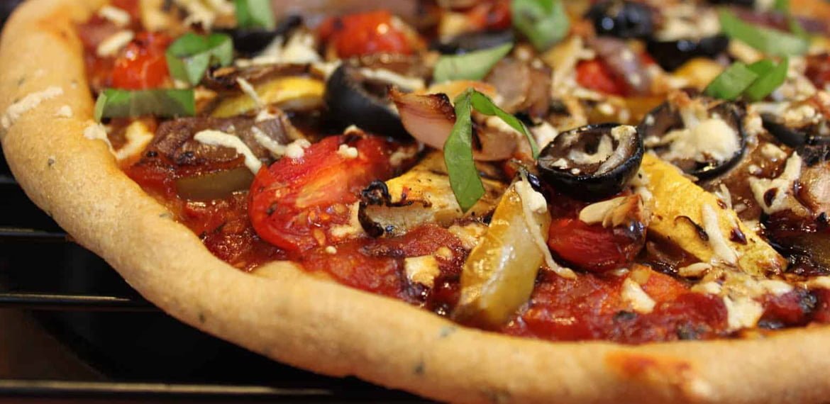 طريقة تحضير عجينة البيتزا والفطائر