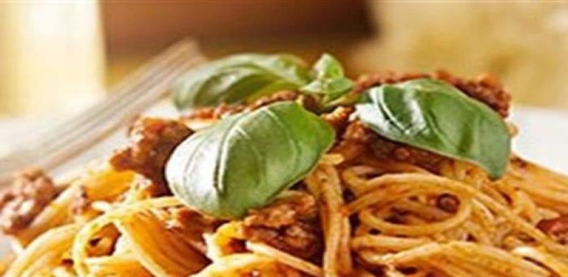 طريقة تحضير معكرونة اسباجيتي باللحم والقشطة