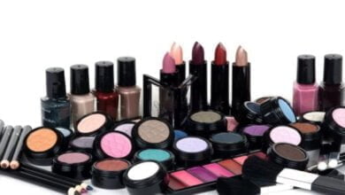 صورة كيف تتجنب خطر المكياج ؟