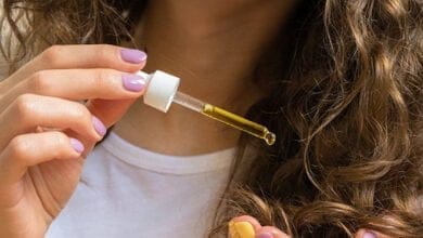 صورة ما هو السيروم ولماذا يعتبر المستحضر الأهم للبشرة؟