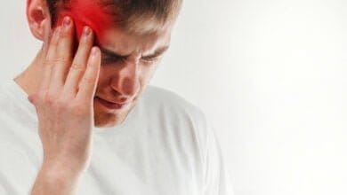 صورة أعراض وأسباب الشقيقة أو الصداع النصفي