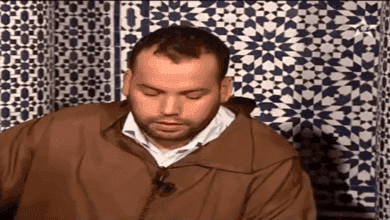 صورة حكم التبول واقفاً في المذاهب