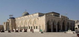 بناء المسجد الأقصى وتوالي الخلفاء