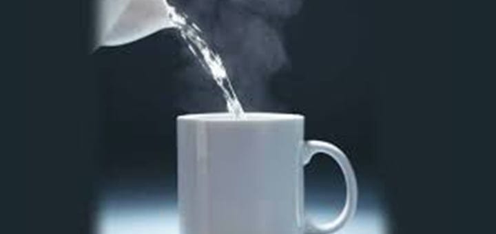 فوائد شرب الماء الدافئ السحرية