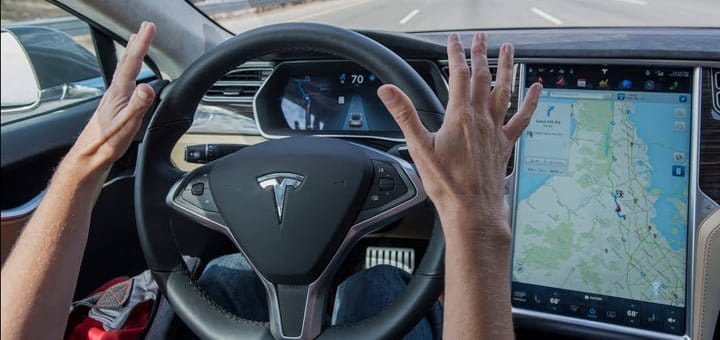 السيارة ذاتية القيادة سيارة المستقبل