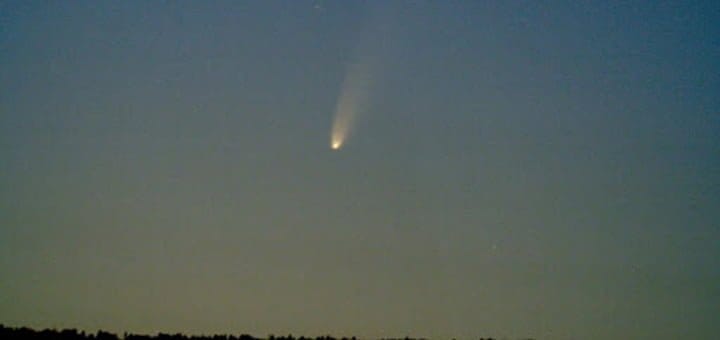 ظهور المذنب نيووايز في سماء يوليو