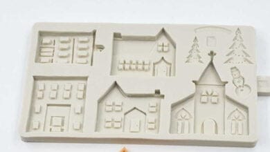 صورة صنع قوالب من عجينة الخشب والسليكون