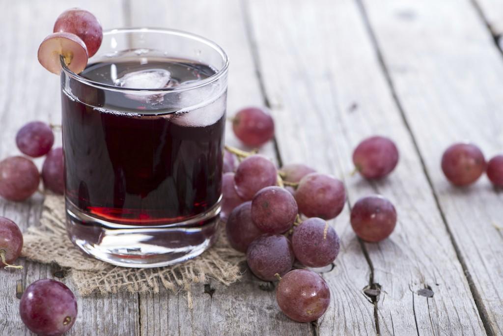 طريقة صنع عصير العنب الاحمر