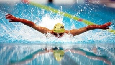 صورة رياضة السباحة وأهميتها لبناء الجسم