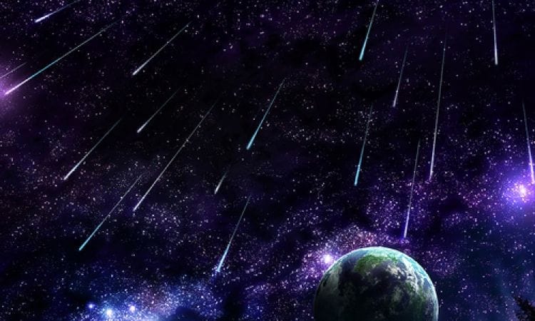 هطول شهب مذنب هالي من جديد