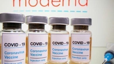 صورة اللقاح المعزز لـ COVID-19 من موديرنا فعال ضد المتحور Omicron